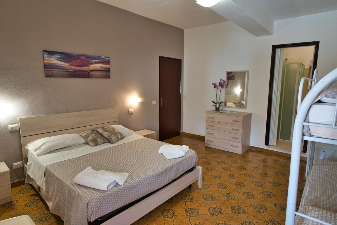 La Ruota Hotel Oliveri Luaran gambar